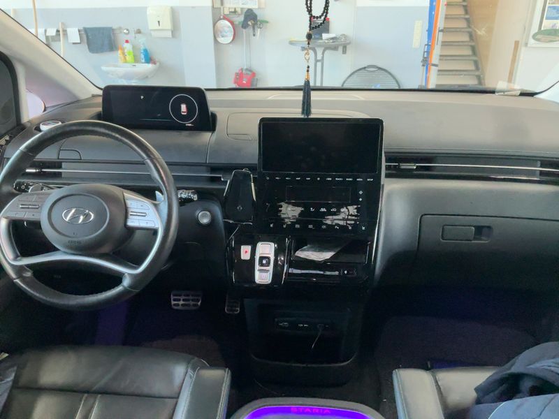 Hyundai Staria 2.2 CRDi Signature 4WD 2023 – снимка 18