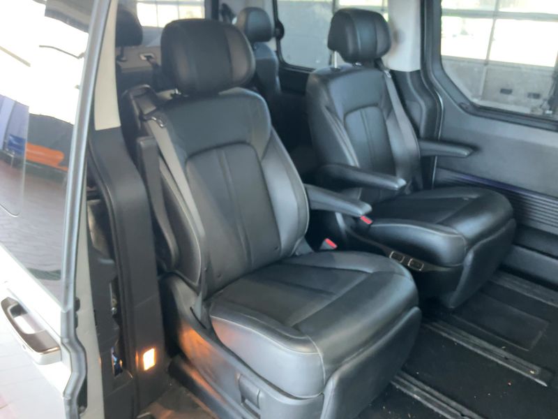 Hyundai Staria 2.2 CRDi Signature 4WD 2023 – снимка 20
