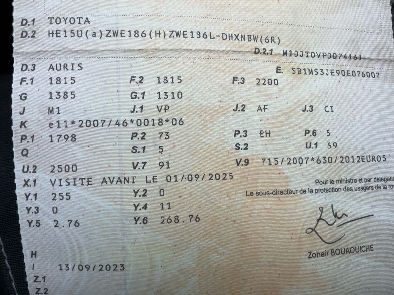 Toyota Auris 1.8 Hybrid Dynamic 2014 – снимка 20