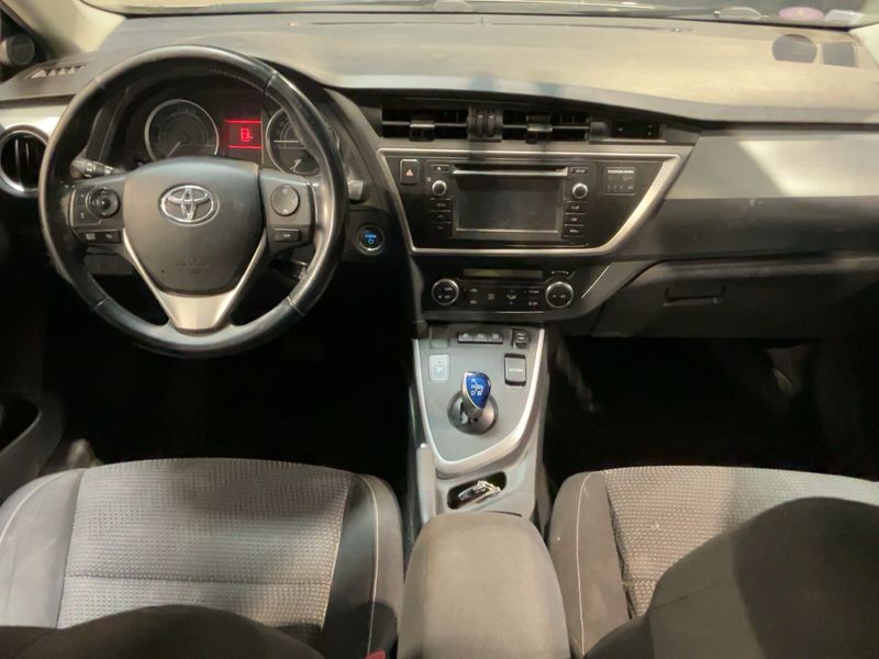 Toyota Auris 1.8 Hybrid Dynamic 2014 – снимка 17