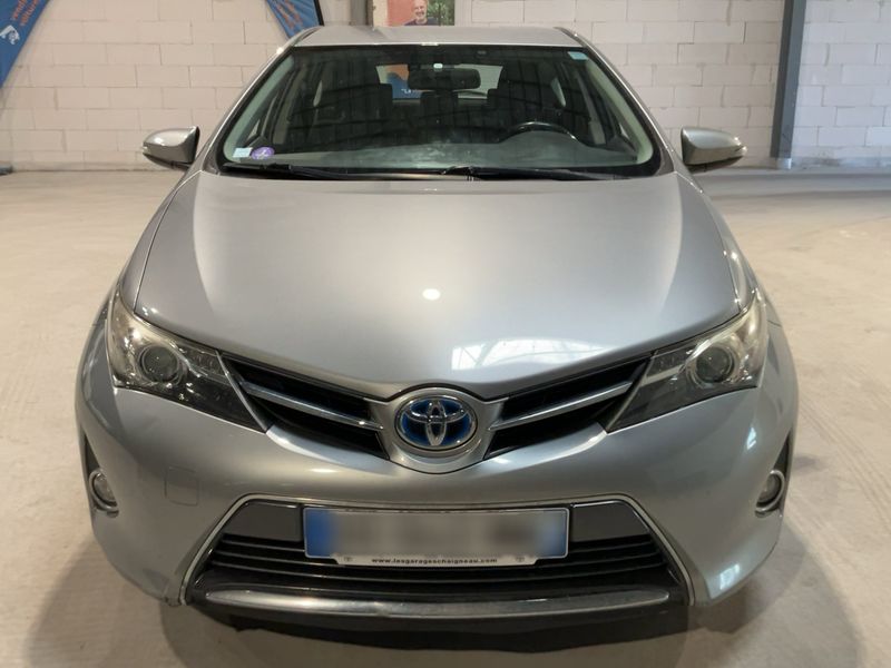 Toyota Auris 1.8 Hybrid Dynamic 2014 – снимка 14