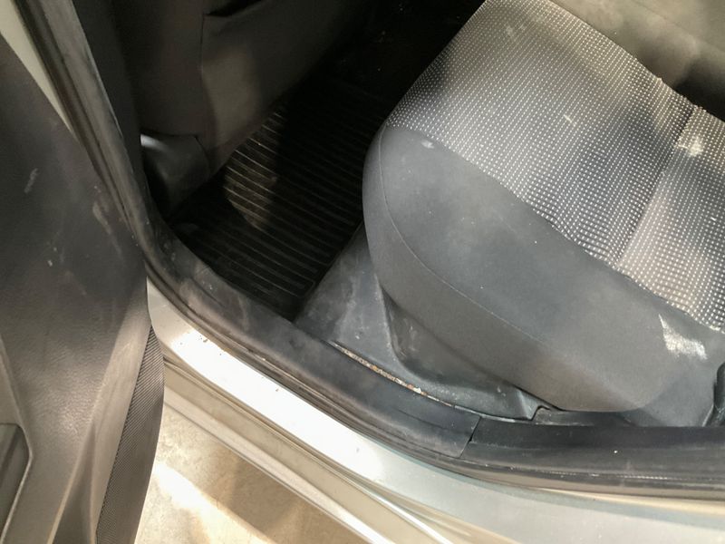 Toyota Auris 1.8 Hybrid Dynamic 2014 – снимка 28