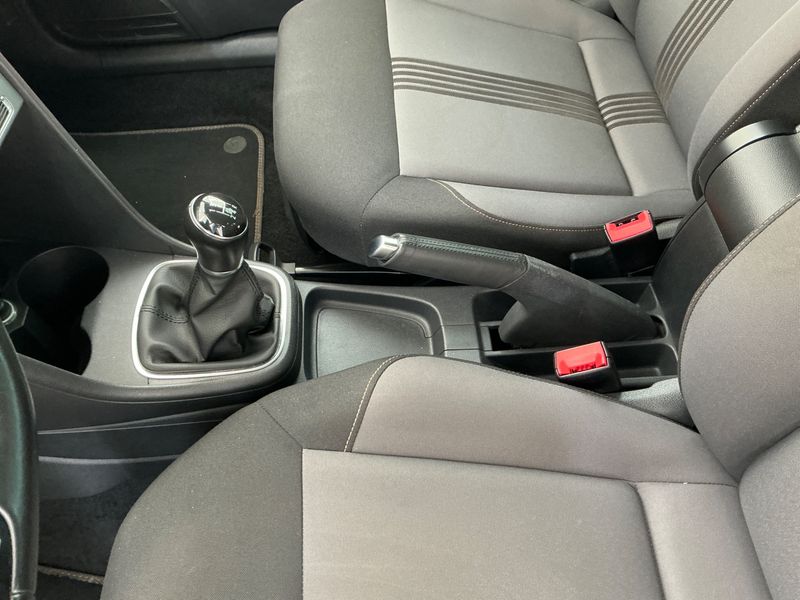 Volkswagen Polo 1.0 Allstar 2016 – снимка 24