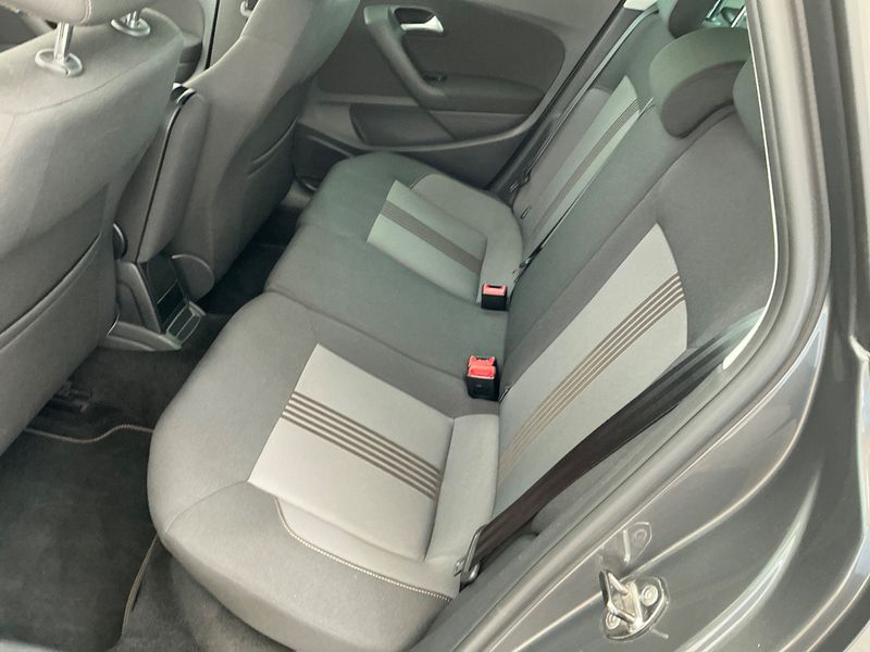 Volkswagen Polo 1.0 Allstar 2016 – снимка 32
