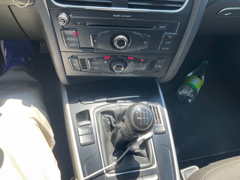 Audi A4 2.0 TDI Attraction 2011 – снимка 23