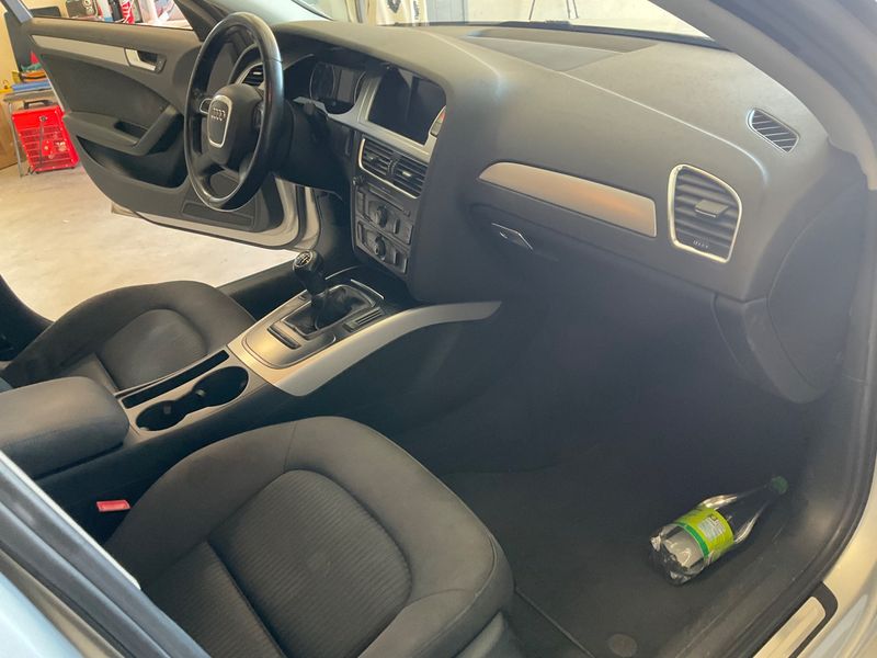 Audi A4 2.0 TDI Attraction 2011 – снимка 3
