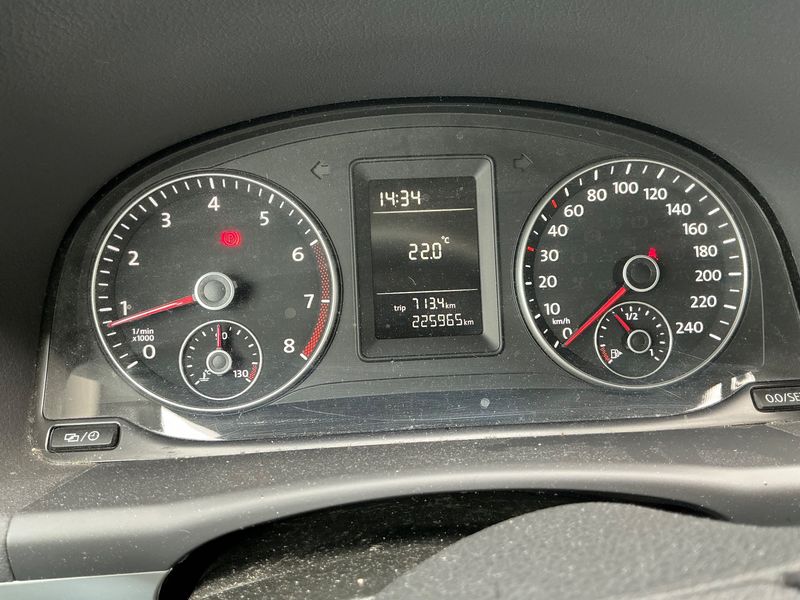 Volkswagen Touran 1.2 TSI Trendline 2014 – снимка 18