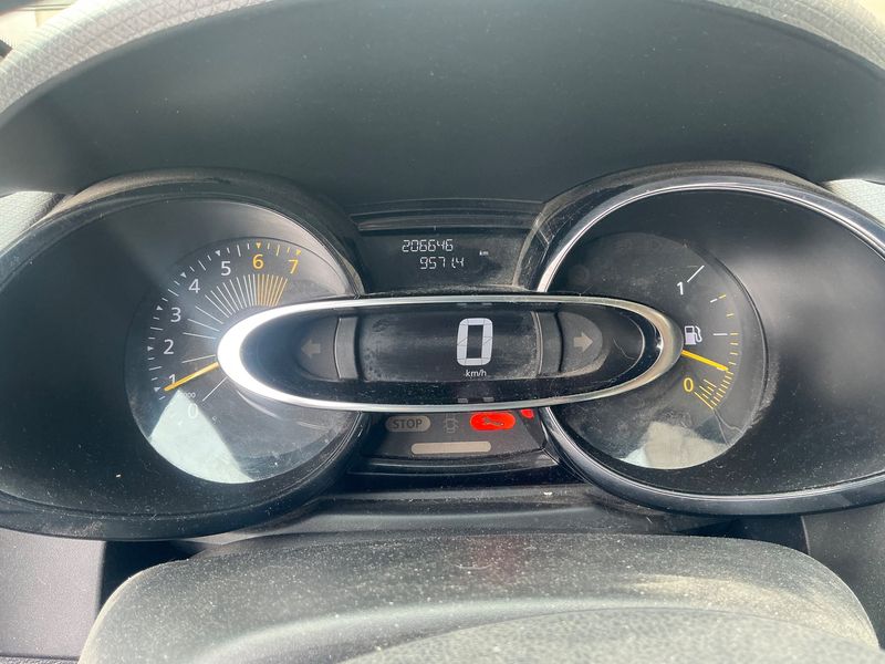 Renault Clio 1.2 Authentique 2015 – снимка 4
