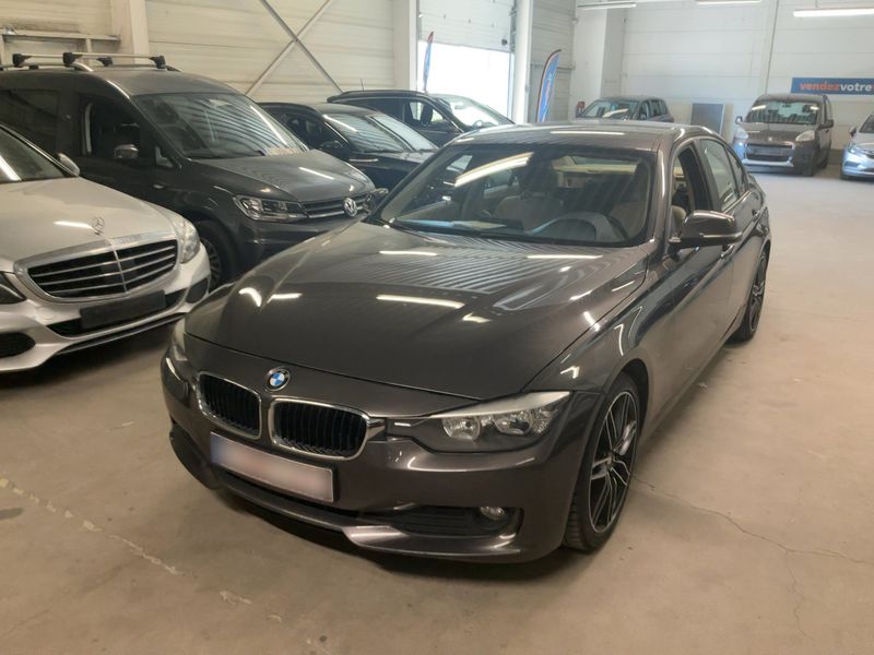 BMW 3er 320d EfficientDynamics Lounge 2012