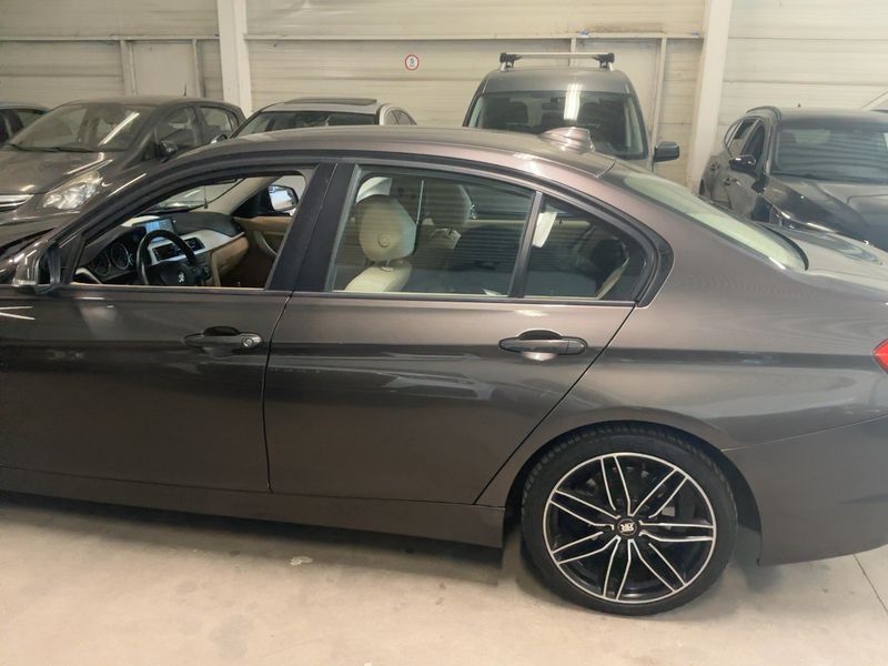 BMW 3er 320d EfficientDynamics Lounge 2012 – снимка 4