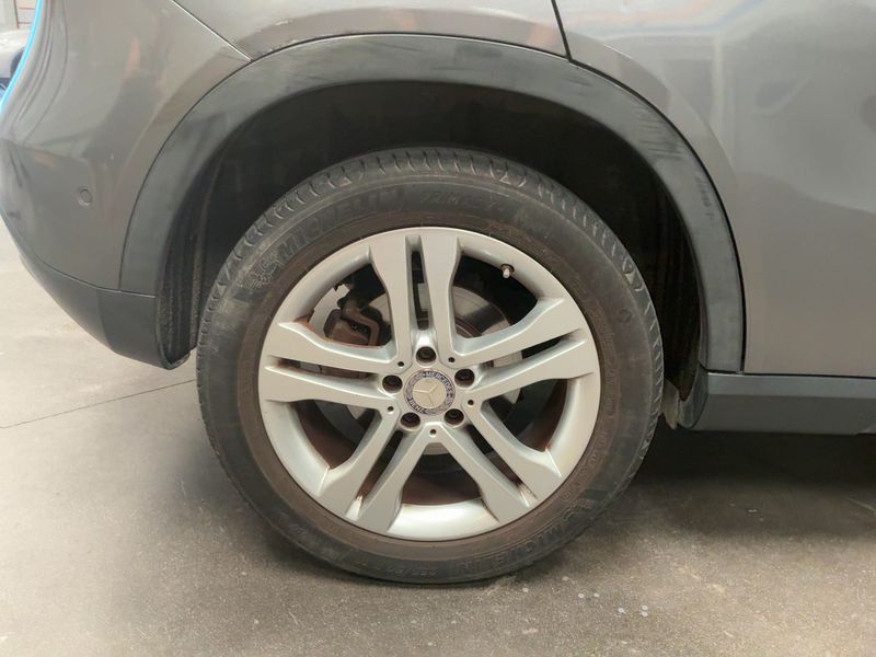 Mercedes-Benz GLA-Klasse GLA 200 d 4Matic Business 2015 – снимка 9