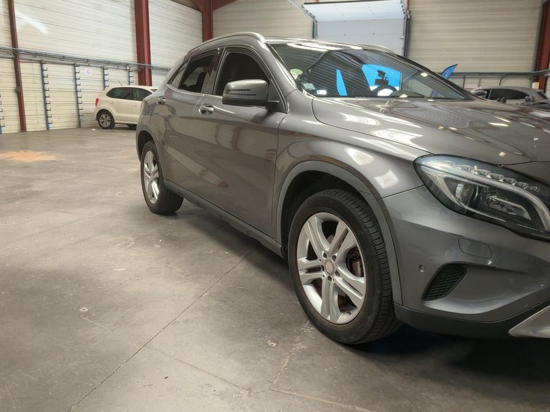 Mercedes-Benz GLA-Klasse GLA 200 d 4Matic Business 2015 – снимка 12