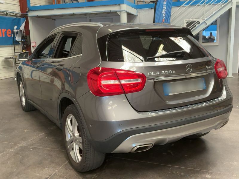 Mercedes-Benz GLA-Klasse GLA 200 d 4Matic Business 2015 – снимка 6