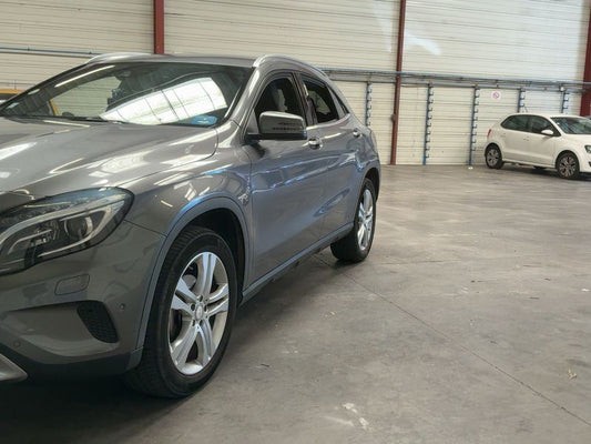 Mercedes-Benz GLA-Klasse GLA 200 d 4Matic Business 2015 – снимка 2