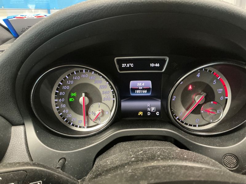 Mercedes-Benz GLA-Klasse GLA 200 d 4Matic Business 2015 – снимка 18