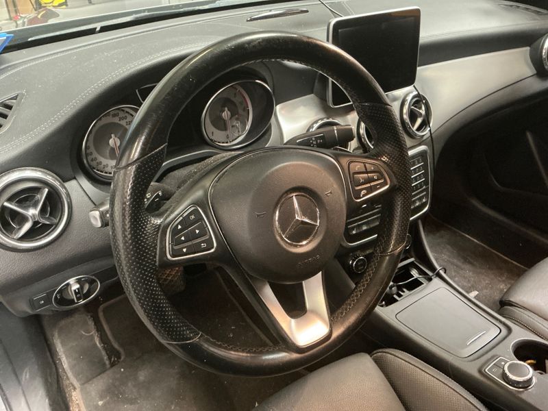 Mercedes-Benz GLA-Klasse GLA 200 d 4Matic Business 2015 – снимка 34