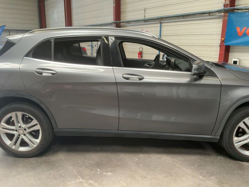 Mercedes-Benz GLA-Klasse GLA 200 d 4Matic Business 2015 – снимка 10
