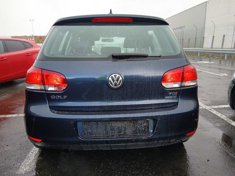Volkswagen Golf VI 1.6 TDI Trendline BlueMotion 2010 – снимка 4