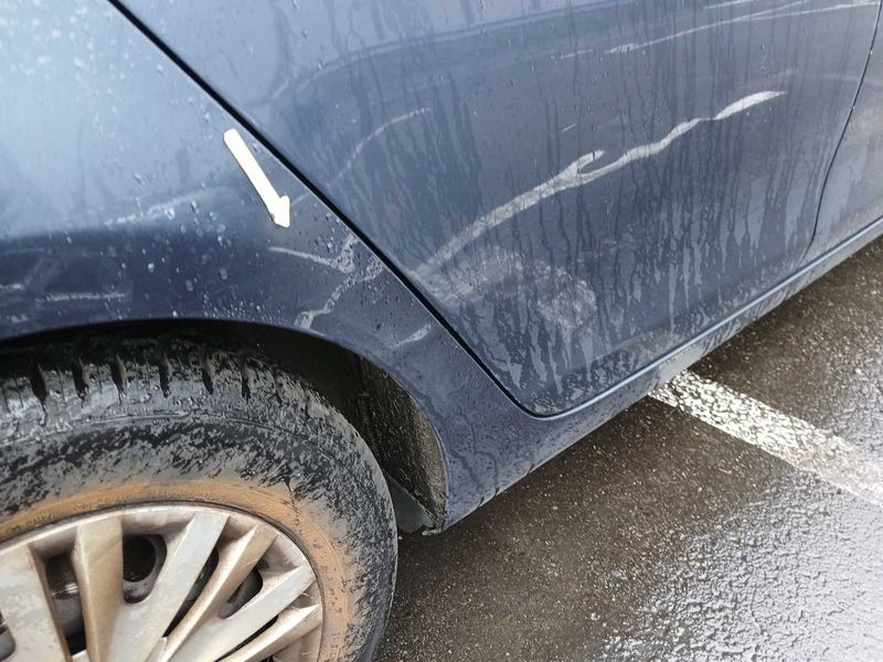 Volkswagen Golf VI 1.6 TDI Trendline BlueMotion 2010 – снимка 21
