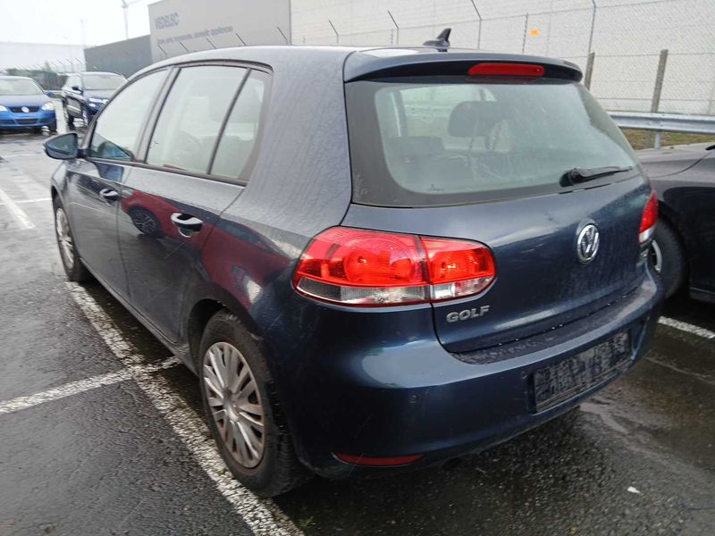 Volkswagen Golf VI 1.6 TDI Trendline BlueMotion 2010 – снимка 3