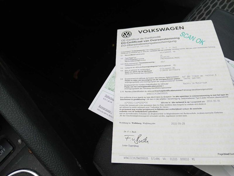 Volkswagen Golf VI 1.6 TDI Trendline BlueMotion 2010 – снимка 17