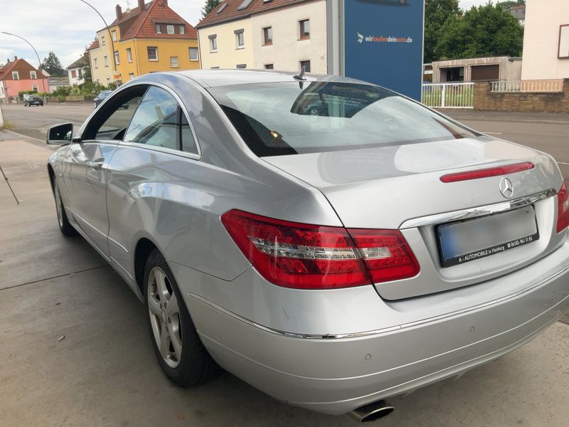 Mercedes-Benz E-Klasse E 200 CGI BlueEfficiency Avantgarde 2011 – снимка 6