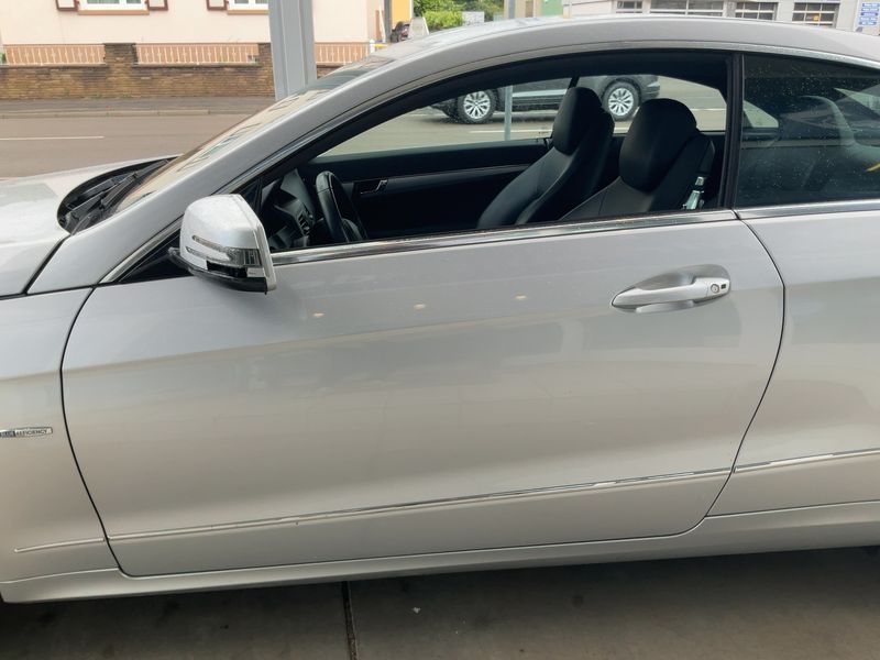 Mercedes-Benz E-Klasse E 200 CGI BlueEfficiency Avantgarde 2011 – снимка 4