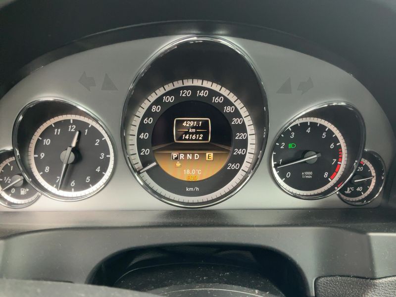Mercedes-Benz E-Klasse E 200 CGI BlueEfficiency Avantgarde 2011 – снимка 18