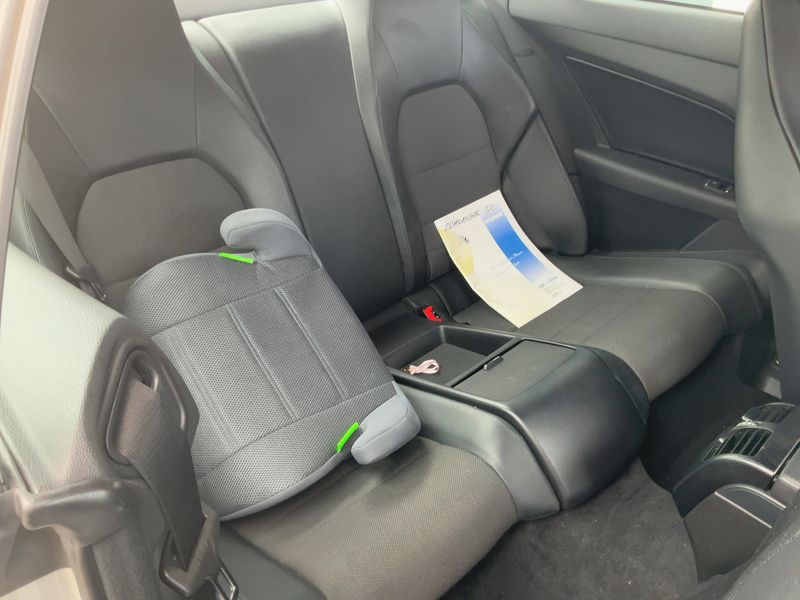 Mercedes-Benz E-Klasse E 200 CGI BlueEfficiency Avantgarde 2011 – снимка 19