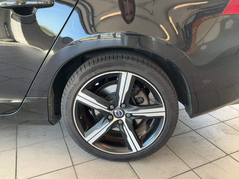 Volvo V60 2.0 D3 R-Design 2018 – снимка 5