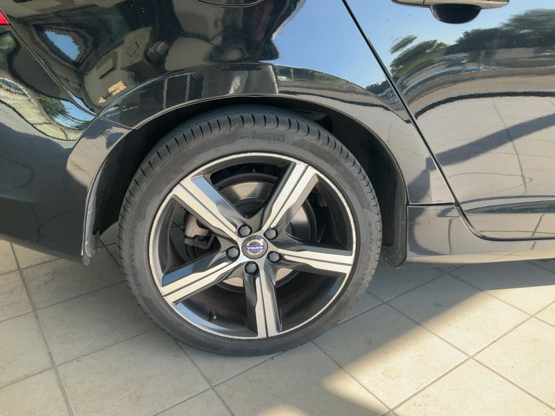 Volvo V60 2.0 D3 R-Design 2018 – снимка 9