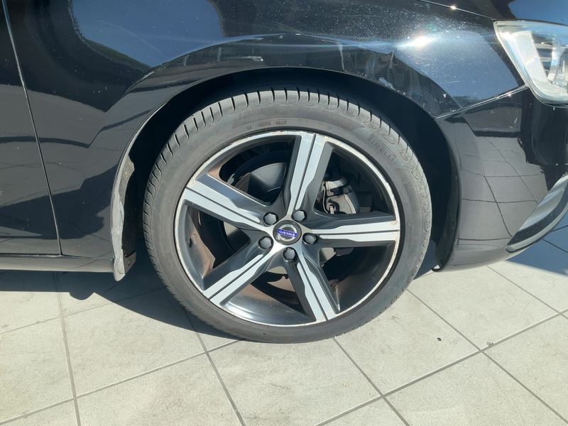 Volvo V60 2.0 D3 R-Design 2018 – снимка 11