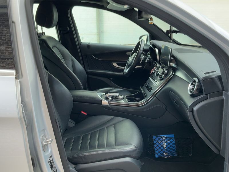 Mercedes-Benz GLC-Klasse GLC 350e 4Matic AMG Line 2018 – снимка 16