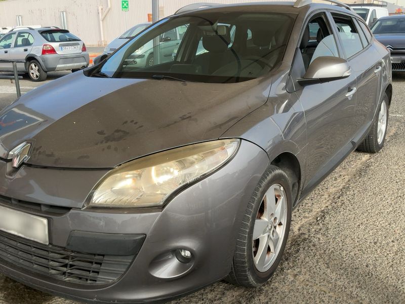 Renault Megane 1.5 dCi Dynamique 2010 – снимка 2