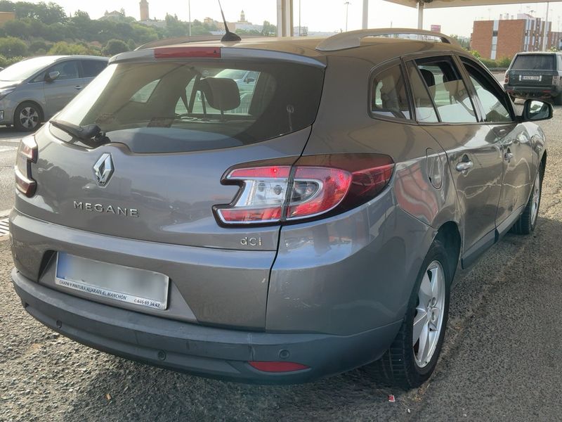 Renault Megane 1.5 dCi Dynamique 2010 – снимка 8