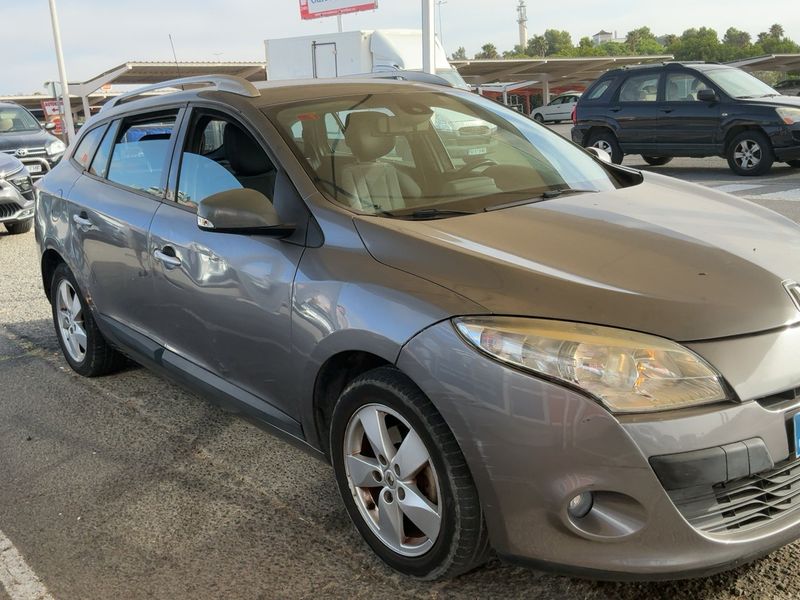 Renault Megane 1.5 dCi Dynamique 2010 – снимка 12