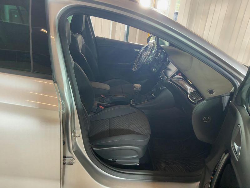 Opel Astra 1.6 CDTI DPF Dynamic Start&Stop 2019 – снимка 17