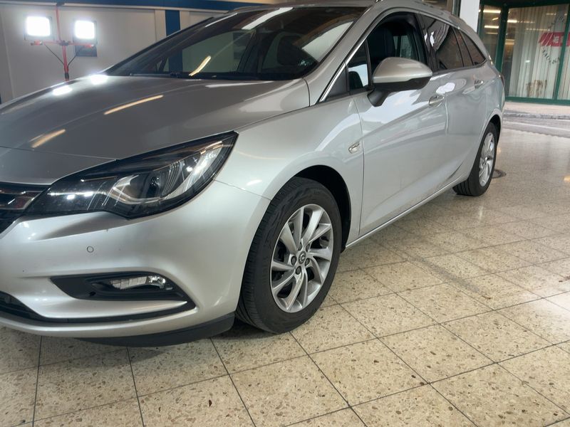 Opel Astra 1.6 CDTI DPF Dynamic Start&Stop 2019 – снимка 2