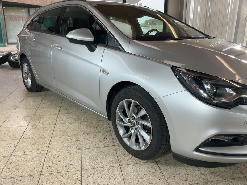 Opel Astra 1.6 CDTI DPF Dynamic Start&Stop 2019 – снимка 12