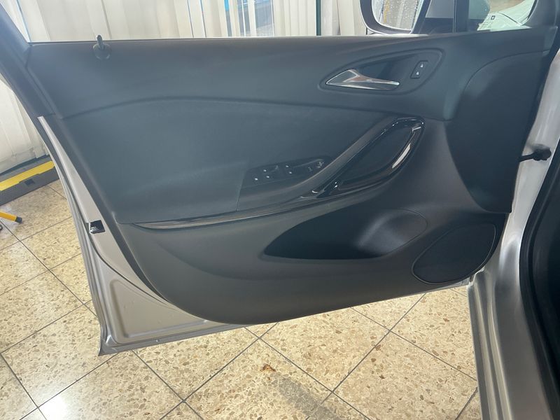 Opel Astra 1.6 CDTI DPF Dynamic Start&Stop 2019 – снимка 28