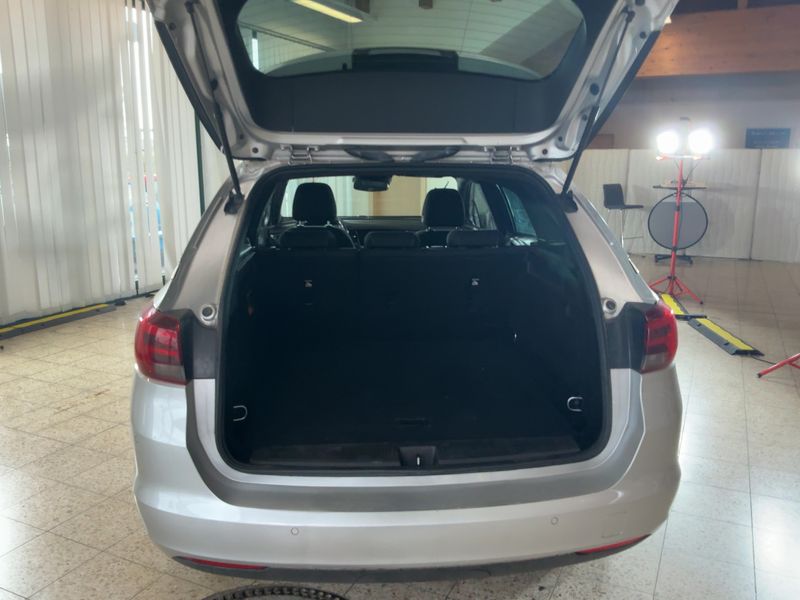 Opel Astra 1.6 CDTI DPF Dynamic Start&Stop 2019 – снимка 16