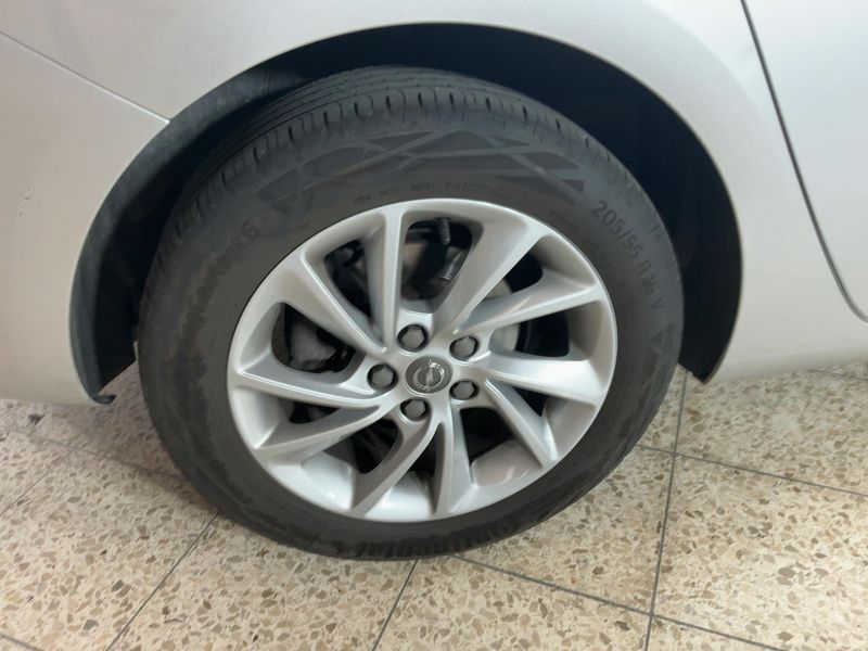 Opel Astra 1.6 CDTI DPF Dynamic Start&Stop 2019 – снимка 9