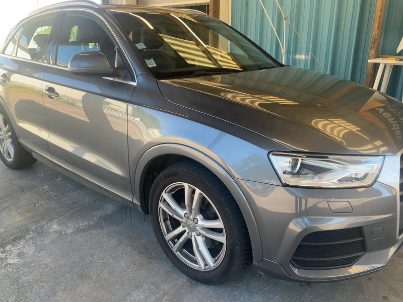 Audi Q3 2.0 TDI quattro S line 2015 – снимка 12