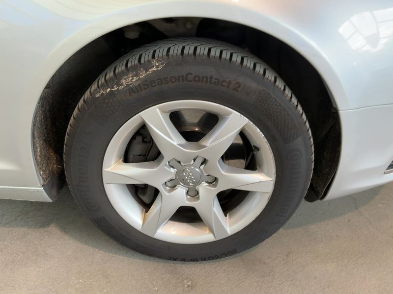 Audi A6 2.8 V6 FSI 2011 – снимка 11