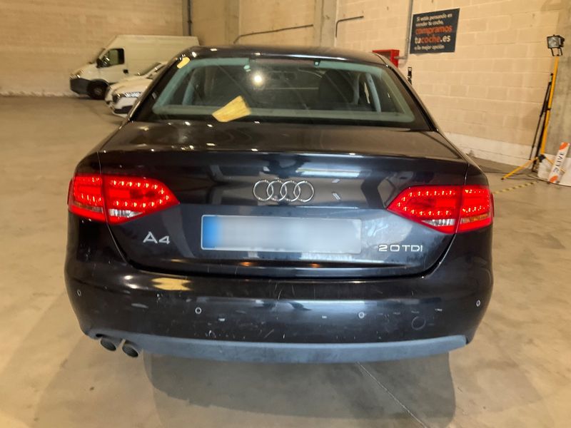 Audi A4 2.0 TDIe Attraction 2010 – снимка 5