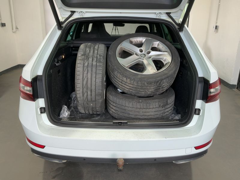 Skoda Superb 2.0 TDI SportLine 4x4 2018 – снимка 16