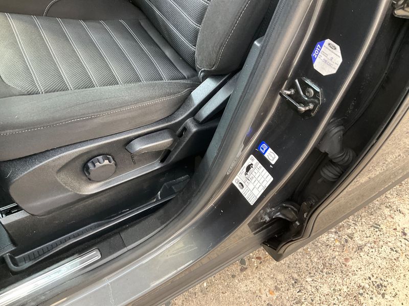 Ford Galaxy 2.0 TDCi Titanium 2016 – снимка 25