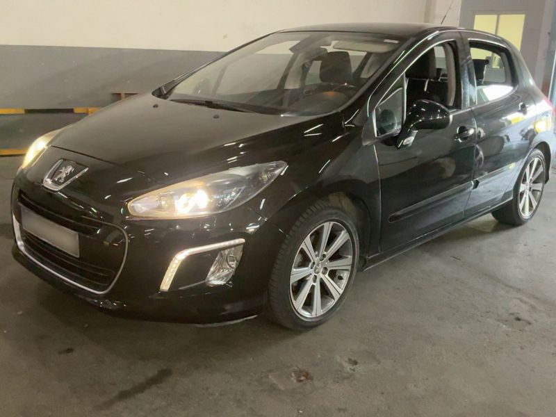 Peugeot 308 2.0 HDi Allure 2012 – снимка 2
