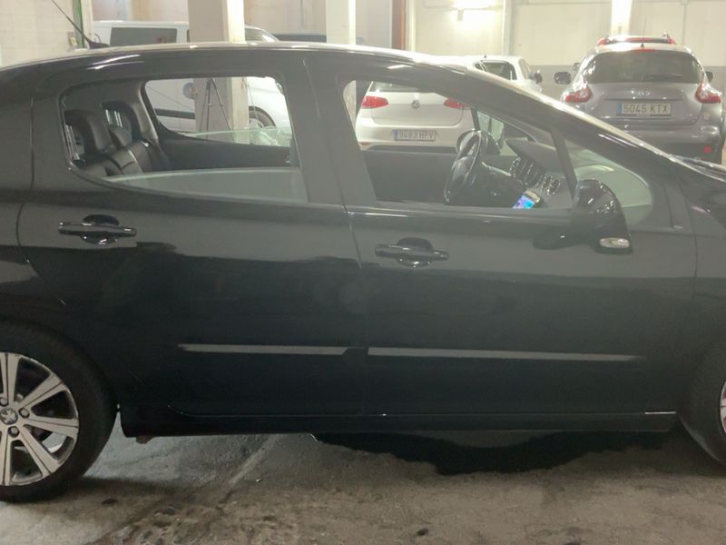 Peugeot 308 2.0 HDi Allure 2012 – снимка 10