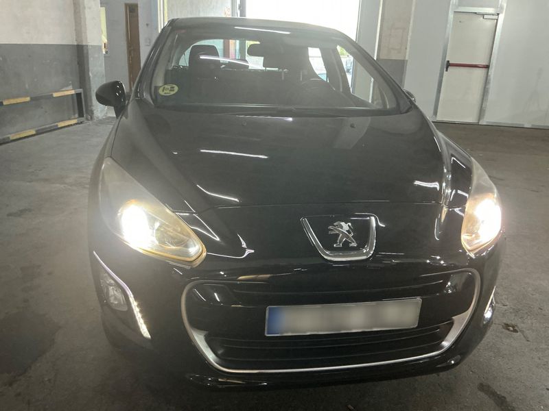 Peugeot 308 2.0 HDi Allure 2012 – снимка 30